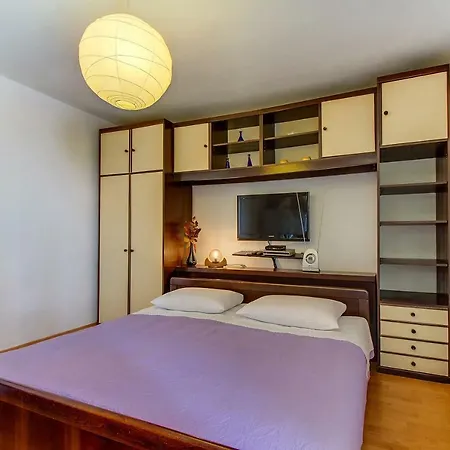 Anica Apartment Mali Losinj