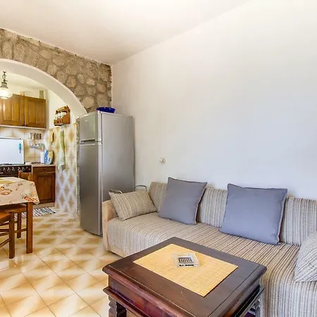 Anica Apartment