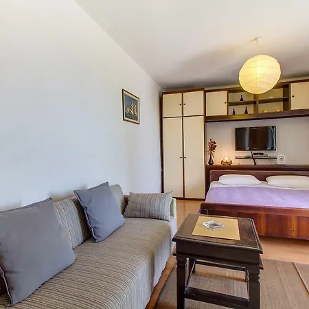 Anica Apartment